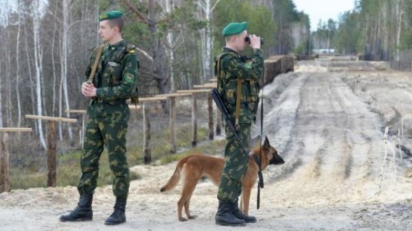 Застряли на границе: что не так в отношениях Минска и Киева