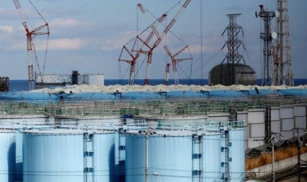 Япония настаивает, что радиоактивную воду из Фукусимы необходимо слить в океан