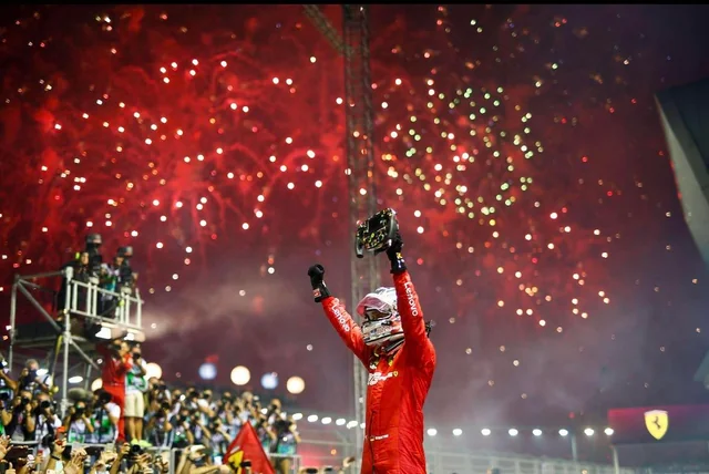 Феттель выиграл впервые в году, финишировав первым в Сингапуре